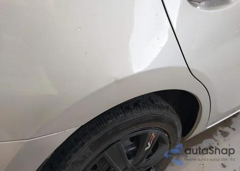2018 Toyota Corolla Le from USA, damaged, VIN 2T1BURHE2JC042193